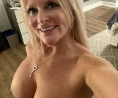 Older mom of 40 Yrs curvy blonde milf at your service - 40