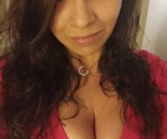 hey whos up for some late night fun with me im ready to show someone a good time so message me💋 - 30 - Image 4