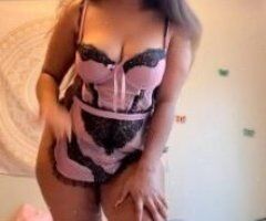 young sexy slim thick MILF - Image 7