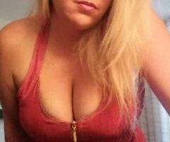 BUSTY SoCal MILF For INCALL or OUTCALL in WEST OMAHA!!!