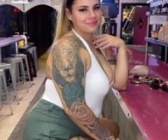sexy pawg in town for a couple nights only 😻 - Image 5