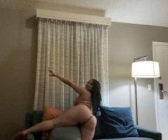 in and outcall available - Image 3