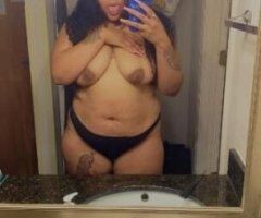 ICE CREAM 🍦 DELIGHT IS BACK with some creamy WET PUSSY😝💦