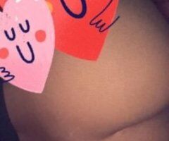 Thick Baddie Awaits 💋 Ready to Play? 🍑💦