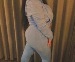 Wet & Wild Mia Awaits You 💦🍑😘 - Image 3