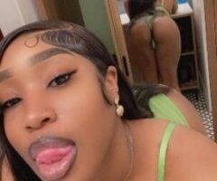 Bronx Babe: Wet & Wild Adventures Await 🍑💦💋