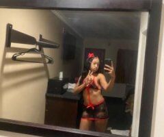 Silky Temptress Awaits You in Palm Springs 🍑💋💦