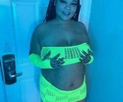 🍑🔥 Tight Delight: Car Play & Greek Goddess in OC 💦💋