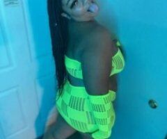 🍑🔥 Tight Delight: Car Play & Greek Goddess in OC 💦💋 - Image 3