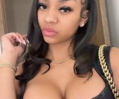Nashville's Curvy Dream 🍑💋 Simone Awaits! - Image 4