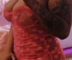 Pittsburgh's Playful Temptation 🍑💋 Dive into Fun! - Image 3
