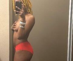 🔥 Hampton’s Tempting Treat 🍑💋 Ready to Play?