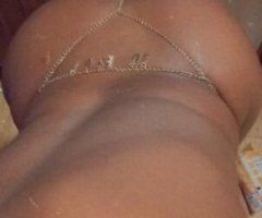 Irresistible Queens 💋 Sweet Encounter Awaits 🍑💦 - Image 3