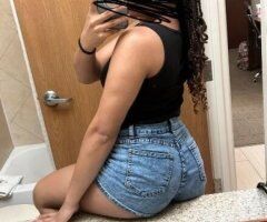 College Cutie in Town 🍑💋 Outcall Fun Awaits 💦 - Image 3
