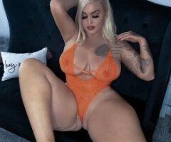 Blonde Bombshell Beckons 🌟😘💋 - Image 10