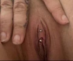 Everett's Late Night Delight 💋🔥 Ready to Satisfy 🍑👅 - Image 4