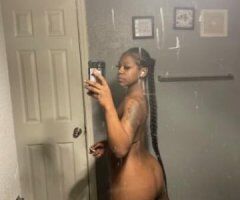 Sizzling Henny 🍫 Awaiting You in Houston 💋