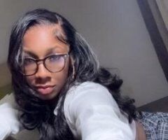 DC's Slim Thick Temptress Awaits 🍑💦 Ready for You 😘