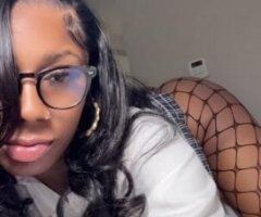 DC's Slim Thick Temptress Awaits 🍑💦 Ready for You 😘 - Image 2
