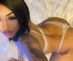 Sizzling Seattle Siren: All Natural Fun 🍑💋 - Image 2