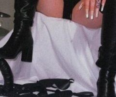 Sweet & Spicy Christina Awaits 💋🍑🔥 - Image 5