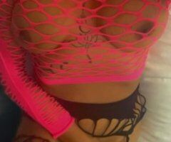 Magic Monday Delight 💋✨ Exotic Bombshell Awaits! - Image 2