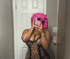 Hampton's Naughty Nymph Awaits 💋🍑🔥 - Image 2