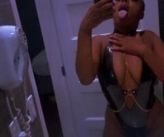 Ventura's Juicy Secret 💋🍑 Ready for Fun! 💦 - Image 4