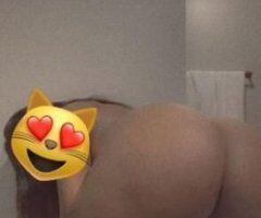 Buffalo's Tempting Backshot Queen 🍑💦💋 - Image 2