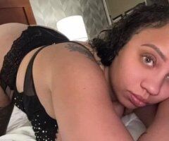 💚 Green-Eyed Goddess Awaits 💋🍑 - Image 2