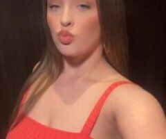 Blue-Eyed Beauty Awaits Your Wildest Desires 💦🔥🍑