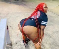 Sizzling Curves in Harrisburg 💦🍑 Ready to Play? - Image 4