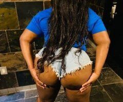 Sizzling Curves in Harrisburg 💦🍑 Ready to Play? - Image 6