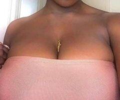 Southern Belle Seeks White Knight 💋🍑 All Fetishes Invited 💦