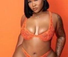 🍑 Ebony Temptress Awaits 💦💋