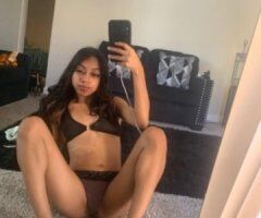 Indulge in Jessica's Irresistible Fantasies 💦🍑💋 - Image 4