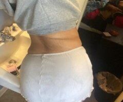 Curvy Temptress Awaits 💋🍑 Your Desire - Image 2
