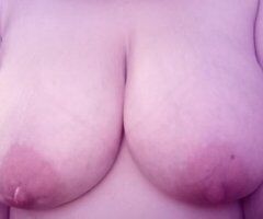 Indulge in Ivy's Tempting Touch 💋🍑 Ready to Please You! 💦 - Image 3