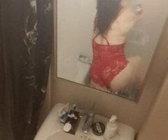 Boston's Steamy MILF Playtime 💦🍑💋 - Image 3