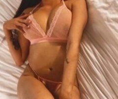 Big-Tit Temptation Awaits in Manhattan 💋💦🍑 - Image 2