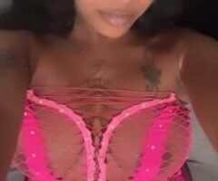 🔥 Memphis Magic with Meloni 🍑💋 - Image 3