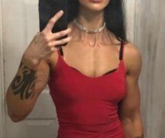 💪🔥 Sizzling Arabic Bodybuilder Fun! 🌟💋