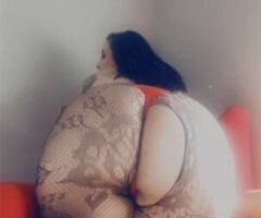 Akron's 💋 Throat Goddess Awaits! 💦🍑 - Image 5