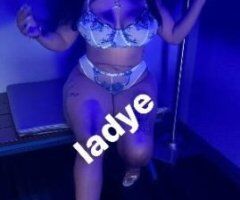 Raleigh's Juicy Temptation 🍑💋 Real Big Booty Beauty Awaits! - Image 10
