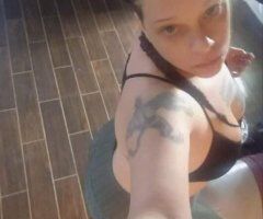 Curvy Italian Seductress Awaits 💋🔥💦 - Image 6