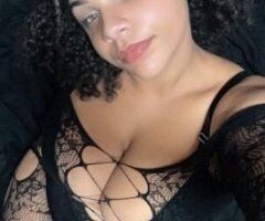 thick curvy jamacian Bombshell available now😘 - Image 2