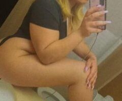 Curvy Latina Delights in Your Ride 🍑💋 - Image 6