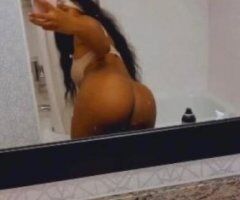 Big Booty Temptress Awaits 💋🍑🔥 - Image 5