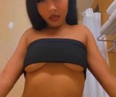 Fresno's Fiery Temptress 💋🍒 Sizzling Specials Await 🔥