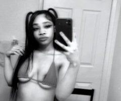 Petite Peach 🍑: Facetime 💦 & Squirting Delight 🌟